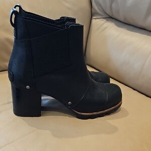 Sorel Black Heeled Ankle Boots NEW!